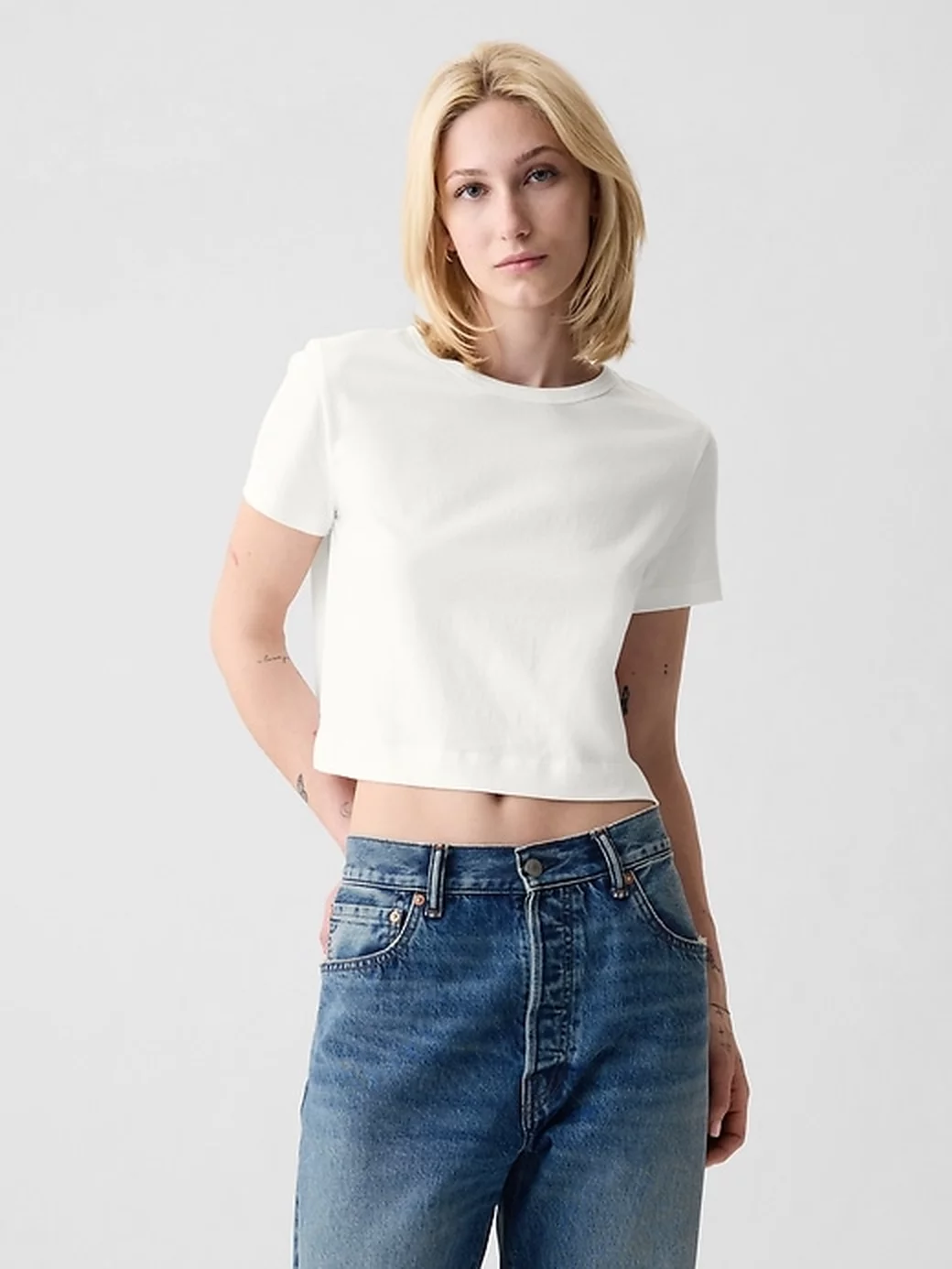 9 Must Have Gap T-Shirts For Every Occasion