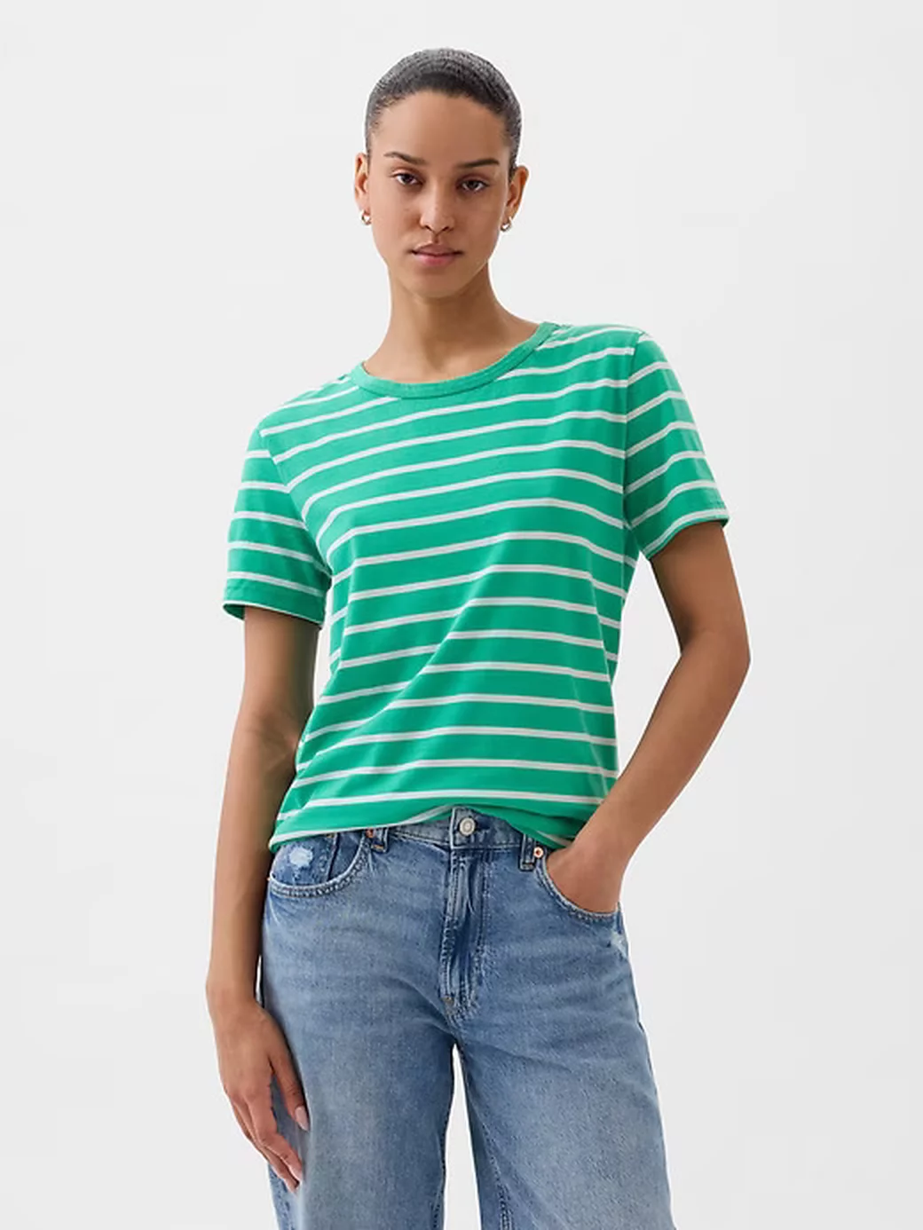 9 Must Have Gap T-Shirts For Every Occasion