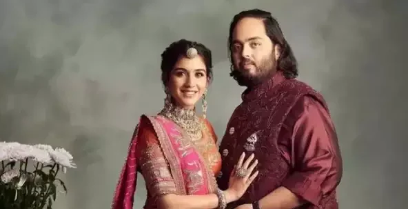 You can't miss Anant Ambani and Radhika Merchant’s adorable first Diwali look as a married couple